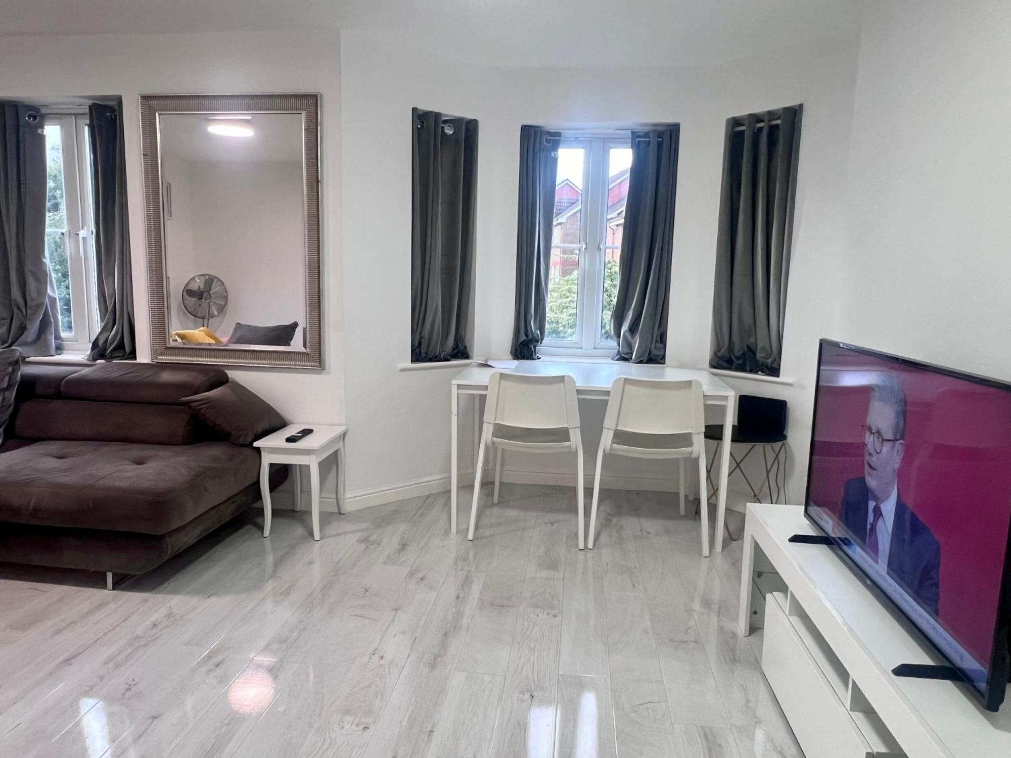 Royallodge Лондон Екстериор снимка