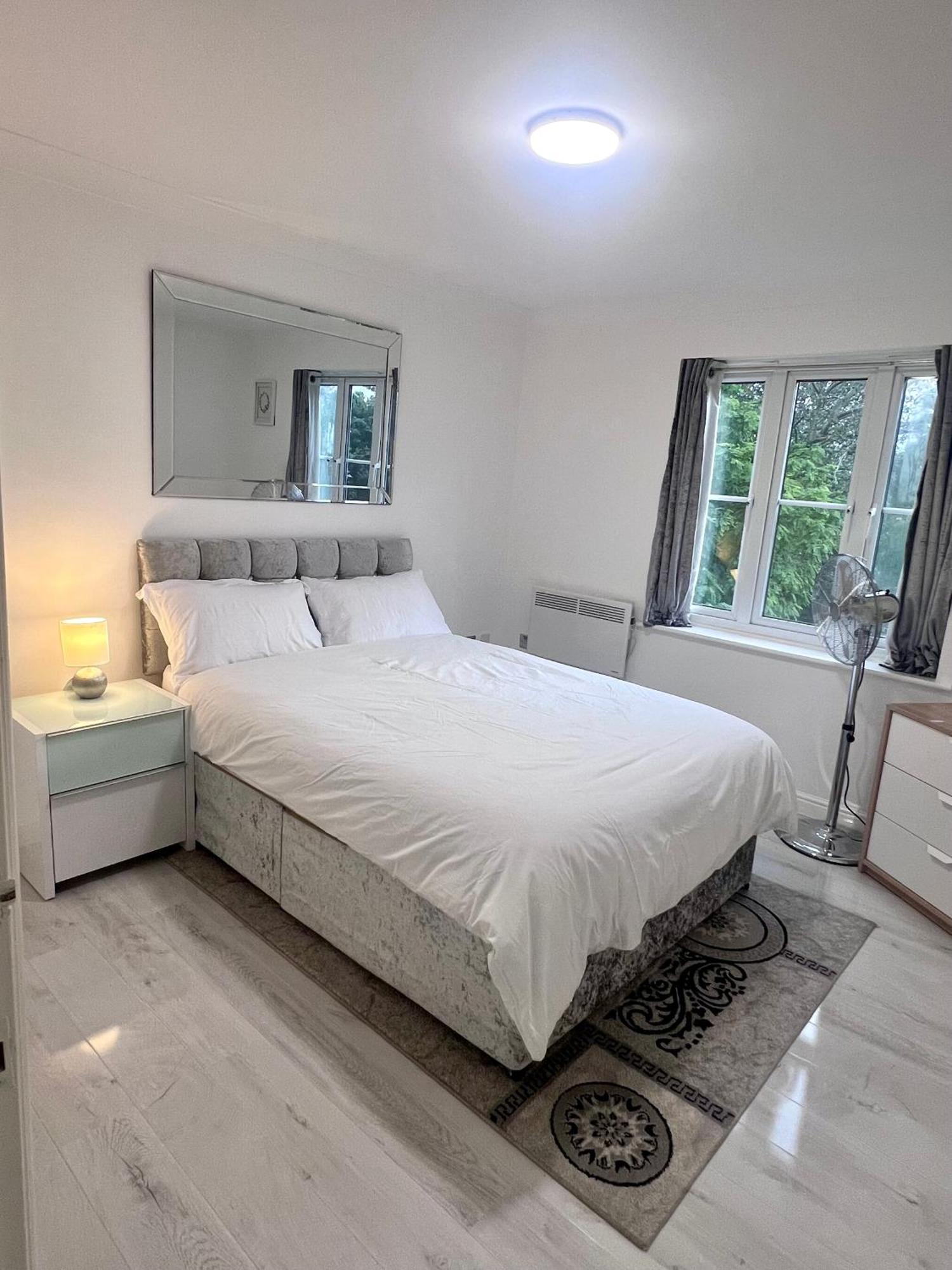 Royallodge Лондон Екстериор снимка